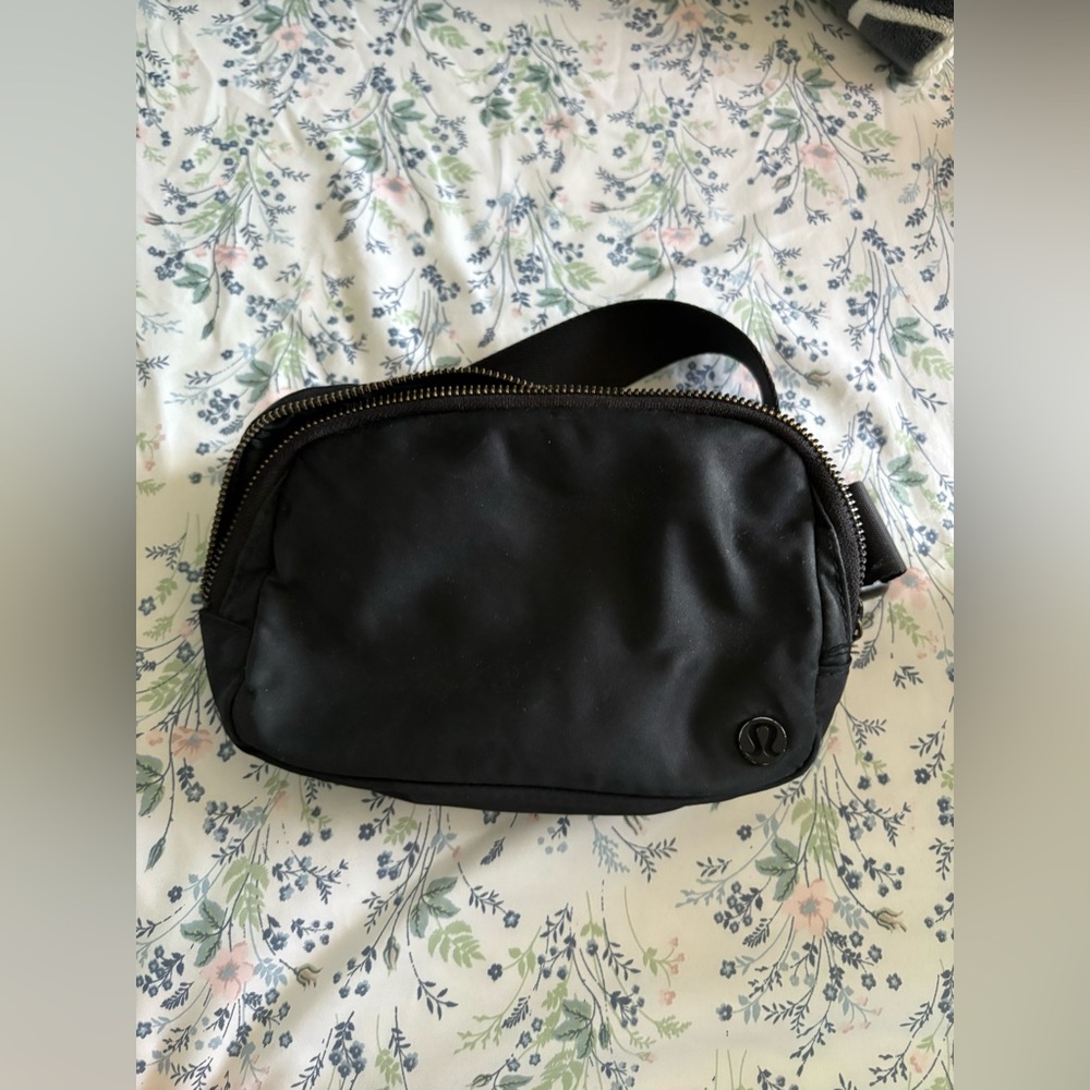 Lululemon Everywhere Belt Bag 1L
